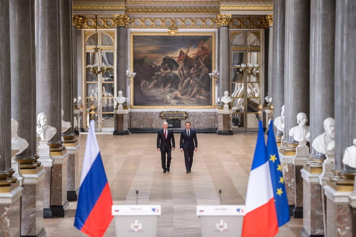 French President Emmanuel Macron and Russian President Vladimir Putin at a joint press conference at the Palace of Versailles in Paris, 29 May 2017. Photo: Christophe Petit Tesson / EPA