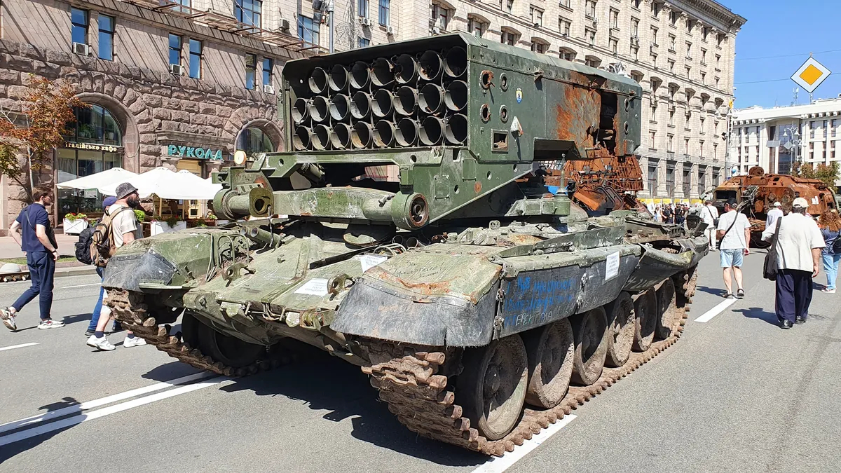 Burnt Russian military equipment on Khreshchatyk, where Putin was going to hold a parade. Kyiv, 24 August 2022. Photo by Jens Alstrup, exclusively for Novaya Gazeta. Europe