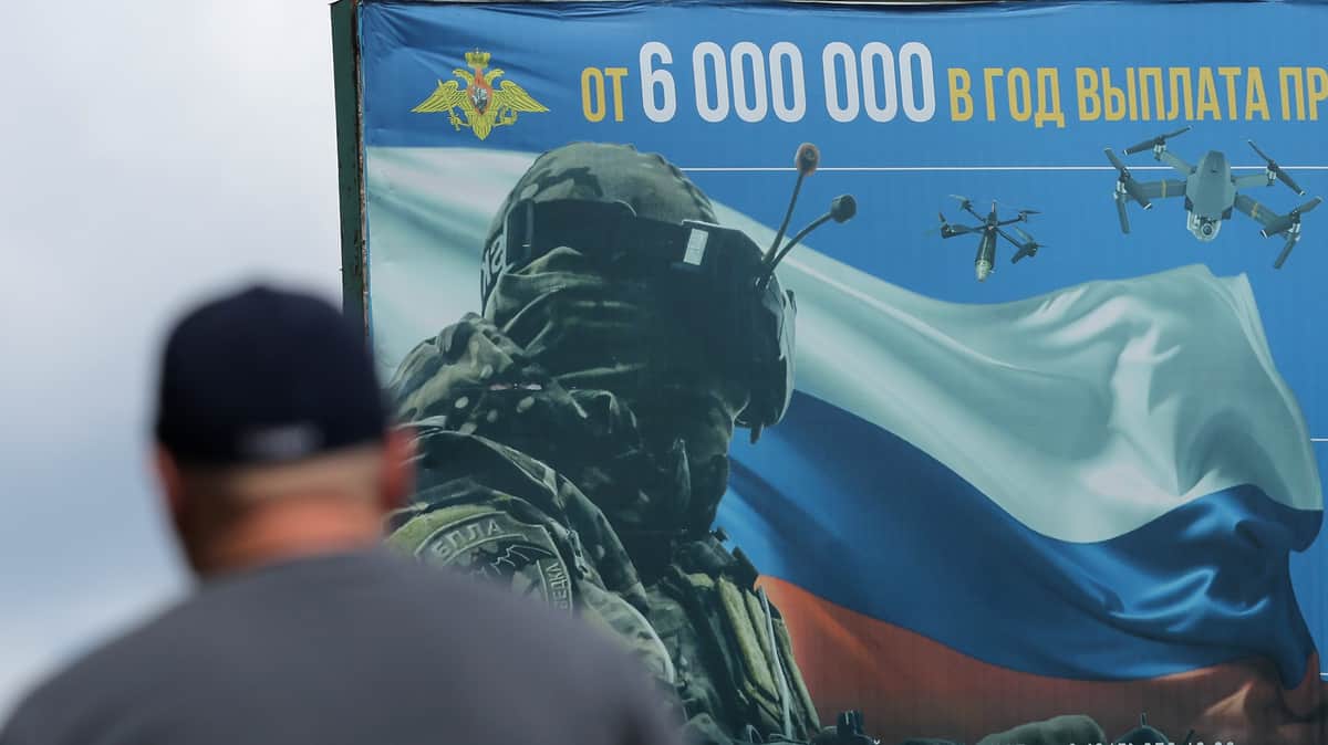 В Тульской области более 50 млн рублей перенаправили с поддержки сирот и малоимущих на выплаты военным