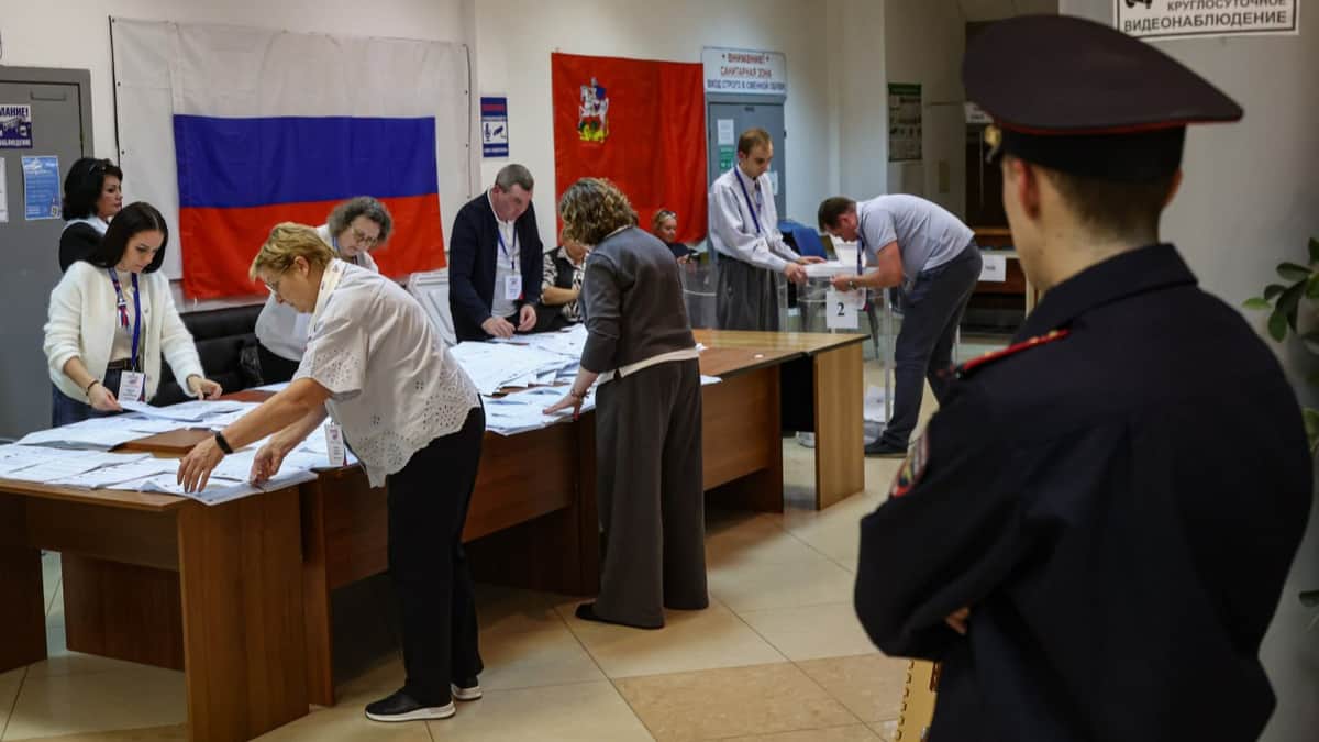 Russia's ruling party on track to keep supermajority in election marked by hundreds of reported violations
