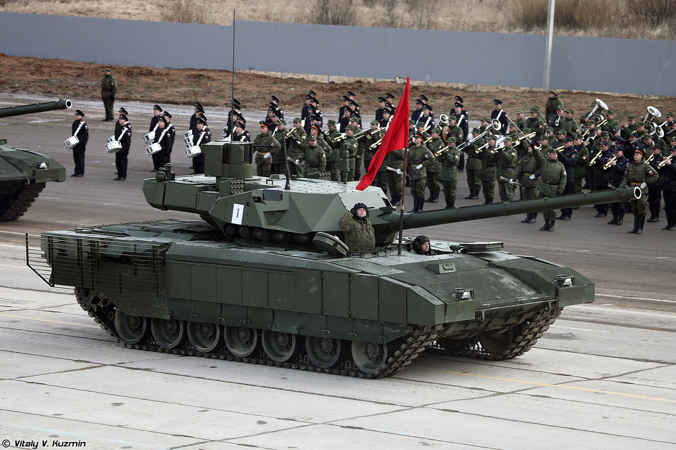 Танк Т-14 «Армата» на репетиции парада Победы на полигоне Алабино. Московская область, Россия. 11 апреля 2016. Фото: Wikimedia