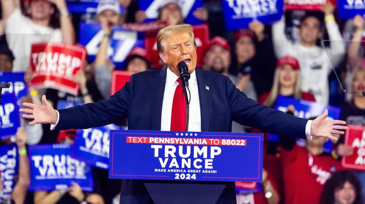 Дональд Трамп на предвыборном митинге в Рединге, штат Пенсильвания, США, 9 октября 2024 года. Фото: Jim Lo Scalzo / EPA-EFE