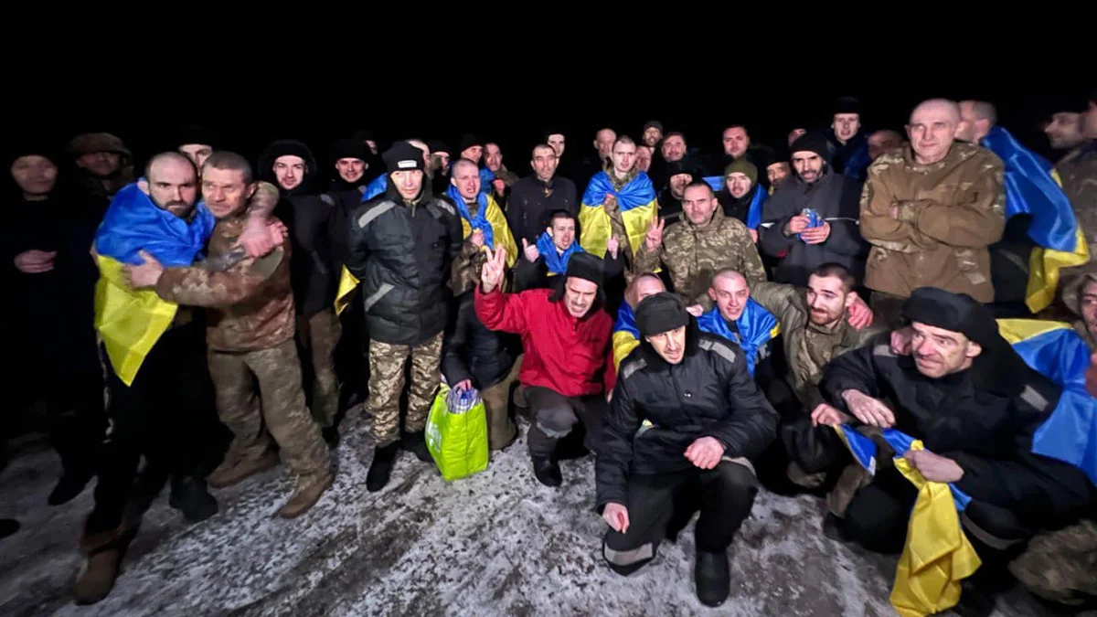 Освобожденные украинцы после обмена военнопленными между Россией и Украиной, 3 января 2024 года. Фото: Дмитрий Лубинец / Facebook